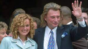 La jeune femme aux airs candides s'est muée. Laeticia Hallyday Le Sale Coup Que Lui A Fait Johnny A Leur Mariage Voici