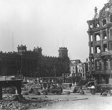 Das Polizeiprasidium Aus Dem Pirnaischen Platz Gesehen Im Vordergrund Rechts Die Uberreste Des Kaiserpalast Dresden Ruinen Ausflug