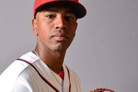 Felipe Rivero's Instagram, Twitter & Facebook