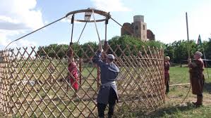 A nyári napforduló az északi féltekén az év napja, a napfény és a naplemente között a legtöbb a leghosszabb napjainkban körülbelül 14,5 órás napfény van. Azf2azro8ax2vm