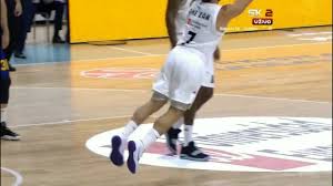 Luka doncic fue la gran estrella del partido entre los nets y los mavericks que acabó con triunfo de la franquicia de dallas. Doncic Facundo Campazzo Is Like Pain In The A In Defense Youtube