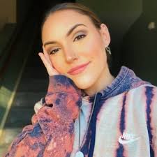 Leslie Wilder (@lrosen83)