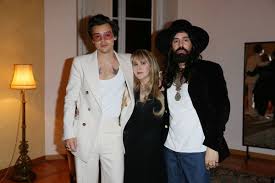 See all the images from the this time around, for gucci's cruise 2019 campaign, styles has been pictured by glen luchford at the historic villa lante, wearing the brand's new. Harry Styles Is The Face Of The New Gucci Fragrance Campaign Paper