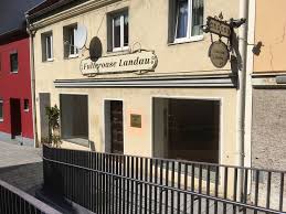 Altes Ladengeschaft In Landau Ladengeschaft Bauerhofe Niederbayern