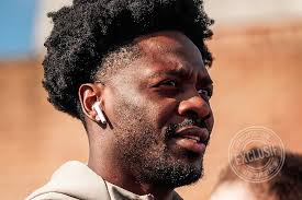 Un nouveau contrat pour Ola Aina à Nottingham Forest