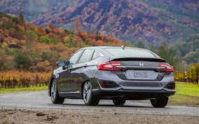 Clarity fuel cell sports a compact fuel cell powertrain, comprising the fuel cell stack, hydrogen/air supply system, air compressor, fuel cell voltage converter unit (fcvcu) and drive motor, equivalent to a v6 engine in size, completely. 2018 Honda Clarity Phev First Drive The Best Of 3 Worlds