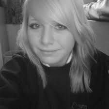 danielle lockwood (@danielleebearr)