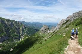 Der weg ist mit vertikalen und horizontalen leitern gesichert. Slowakei Und Polen Trekkingtour Uberschreitung Der Hohen Tatra