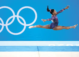 עם 145 סנטימטר על 47 קג, סימון ביילס לא דומה לשום דבר שראינו בהיסטוריה. Vte3fr23majngm