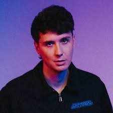 Samantha Quinones's Instagram, Twitter & Facebook