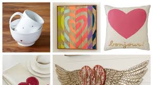 Also, be sure to check out the tip junkie valentine's day site for decorations, party ideas, free printable valentines, and kids craft ideas. Decorating For Valentine S Day Heart Themed Home Goods Holiday Decorations Glamour