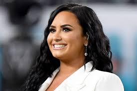 Demi lovato goes blonde—and punk!—with a bold new hair look. Demi Lovato Shares A Makeup Free Selfie For The First Time In Years Newbeauty