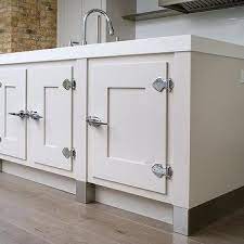 During a kitchen reno, choosing kitchen cabinet hardware, something that should be a finishing touch to a huge project, can suddenly seem incredibly daunting. Latch Cabinet Hinges Design Ideas