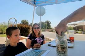 Arizona third-grader holds food drives to help in pandemic