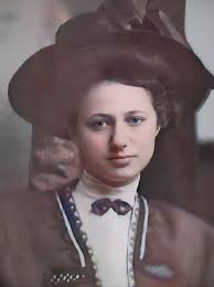 WELCOME TO AMERICA! Rose Hyde (Raisell Hyde) Meister (Miller) in Brooklyn,  N.Y. about 1915. She was born in Shereshevo, Russia (now Belarus) married  to David Meister (Miller) and the mother of Alte,