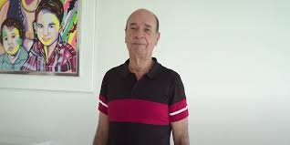 Según la mujer, la foto con la que tratan de dar a conocer una posible. Para Que Enemigos Lo Nuevo De Luis Alberto Posada