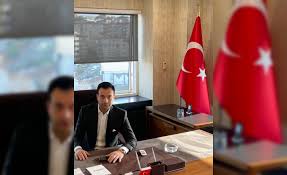 Alaattin çakıcı 20 ocak 1953 yılında ali ve şakire çakıcı çiftinin dört çocuğundan biri olarak memleketi trabzon'un arsin ilçesine bağlı fındıklı köyünde dünyaya geldi. Cakici Nin Oglu Ali Cakici Dan Babacan A Sert Sozler