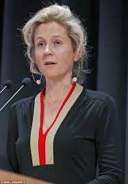 Chair @hlcovid19com + @wetransfer director @peers4planet @twitter @chanel @queenscomtrust crossbench @ukhouseoflords chancellor @openuniversity. Martha Lane Fox Has Had Surrogate Twins After Car Crash Left Her Unable To Have Kids Daily Mail Online