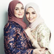 Bibit bibit mesra hubungan neelofa dan pu riz. Ibu Dedah Asal Usul Beri Nama Neelofa Mynewshub