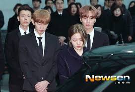 Yeri and jonghyun were known to be best friends and she seems to have taken his death the hardest.source :allkpop.comkoreaboo.comcredit to . Yeri Báº¥t Ngá» Binh Luáº­n DÆ°á»›i áº£nh Cá»§a Cá»' Nghá»‡ SÄ© Jonghyun 4 NÄƒm TrÆ°á»›c Netizen Vá»«a Xuc Ä'á»™ng Vá»«a Hoang Mang Tá»™t Ä'á»™