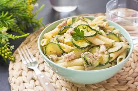 Pasta Con Zucchine E Tonno Fatto In Casa Da Benedetta Rossi Ricetta Pasta Con Zucchine Cibo Etnico Ricette Sane