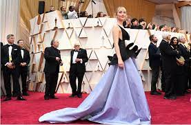 Rosarote roben im trend auf dem roten teppich Nachhaltigkeit Bei Oscars Stars Setzten Auf Recycelte Roben Panorama Stuttgarter Zeitung
