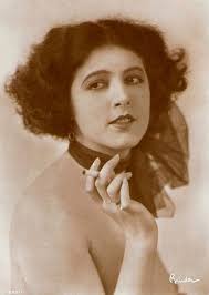 Fichier:Marcella Albani 1927-29 Alexander Binder 001.jpg — Wikilivres
