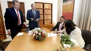 Siempre se ha dicho de las uniones. La Descongestion De Los Juzgados Tres Bodas Y Tres Divorcios Al Dia Ante Notario