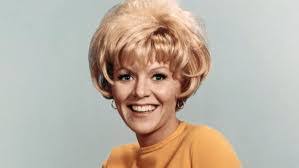 Romy walthall, an actor known for her roles in face/off and the house of usher, died on may 19 in los angeles after experiencing sudden cardiac arrest. Naftrxfaurj1jm