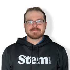 Sara Stem's Instagram, Twitter & Facebook