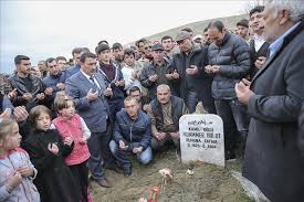 Umut bulut'un babası ankara saldırısında hayatını kaybetti. Umut Bulut Un Babasi Topraga Verildi Anadolu Ajansi
