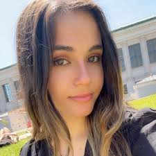 Sarah Hamza (@SnowmanSabrina)