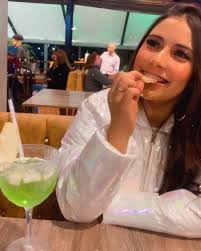 Jenny Lopes (@jeenny_lopes) • Instagram photos and videos