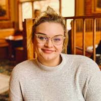 Liz Hawley's Instagram, Twitter & Facebook