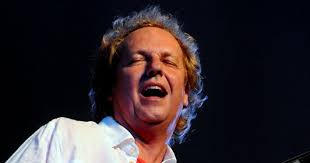 Long-time friend and legendary guitarist Lee Ritenour chats with WBGO's Pat  Prescott about his new album 'Brasil'