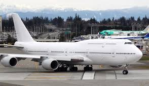 Powered by a team of four general electric genx engines, the plane can fly 8,000 nautical miles nonstop. The New Air Force One Boeing 747 8 Photos Air Force One Planes Through The Years Boeing Aircraft Air Force Ones Boeing 747 8