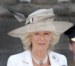 Camilla Parker Bowles : focus sur son impressionnante collection de  colliers de perles