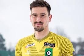 Miguel van damme is a soccer player from belgium, born on 9/25/1993. Cercle Doelman Miguel Van Damme Weer Thuis Na Beenmergtransplantatie Kw Be