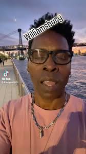 I love Williamsburg #williamsburg #barbershop #newyorkbarber #blackbarber  #deafbarber #goodbarber #masterbarber #barberbrooklyn #barbershopbrooklyn  #manhattan #haircut