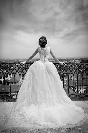 Die bestehenden hochzeitskleider um die fehlenden accessoires. Pompose Brautkleider Alessandra Rinaudo Hochzeit Um 3 Pompose Brautkleider Brautkleid Prinzessin Hochzeitskleid Ballkleid