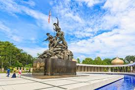 Ada yang kata, shah alam itu boring. Kuala Lumpur Shore Excursion Tour With Petronas Twin Tower Entrance Marriott