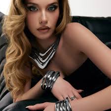 Contour x Amanda Steele