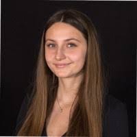 Anna Radloff's Instagram, Twitter & Facebook