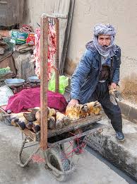 А около заправок оставлен транспорт, в том. Kabul Wikiwand