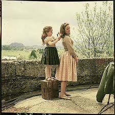 Coração de criança eu trago: Gretl Und Liesl Behind The Scenes Of Sound Of Music Fyi It S The Original The Good One Sound Of Music Musicals Favorite Movies
