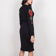 Siyah Kollari Gullu Elbise E4751 Moda Stilleri Elbise Stil