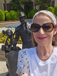 We are off to Disneyland next week and I was wondering has anyone stayed at  the Explorers hotel do you know how much it is for a taxi from the airport  to