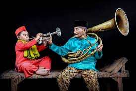 Jika gamelan memiliki mayoritas alat musik perkusi, tanjidor merupakan ensambel musik yang terdiri dari mayoritas alat musik tiup. 13 Jenis Alat Musik Khas Betawi Atau Jakarta Alatmusik Id