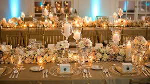 En funidelia queremos ayudarte en ese precioso día y por ello hemos preparado una gran colección de artículos de decoración para bodas. Decoracion Y Adornos Dorados Para La Boda De Oro 50 Anos De Matrimonio