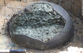 Beginners guide to metal detecting is 100% free! That Should Have Been Me Man With Metal Detector Detects 1 Million In Roman Coins Geekologie